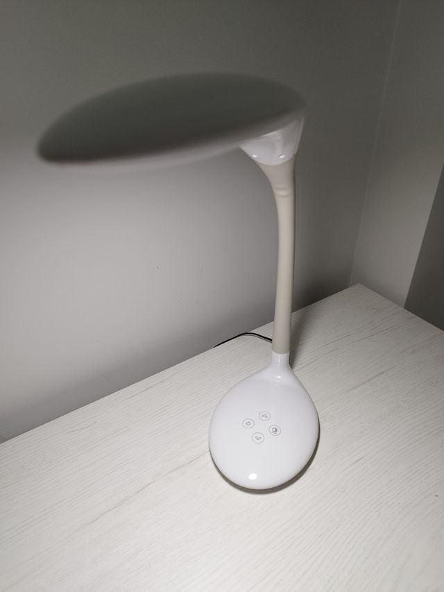 Lampara  escritorio mesilla  Nueva