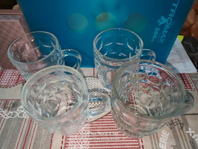 Quattro barattoli di birra