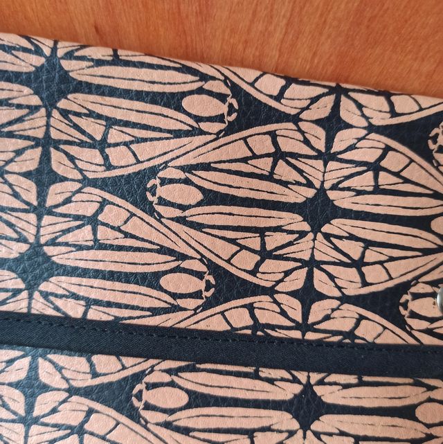 Bolso hombro estampado insectos 