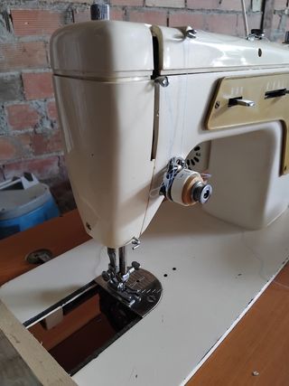 Máquina de coser Singer