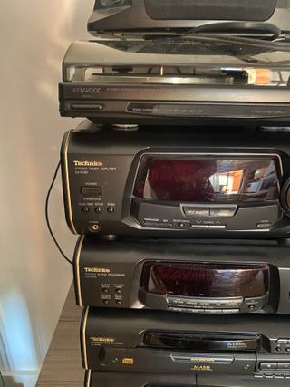 Equipo de música funciona perfectamente todo