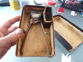 Maquina antigua para cortar el pelo