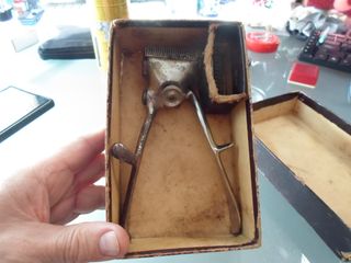 Maquina antigua para cortar el pelo