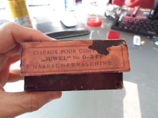 Maquina antigua para cortar el pelo