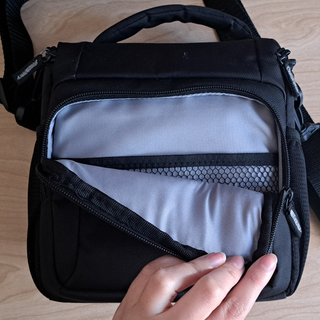 Nikon D5200 + Objetivo 18-55mm y accesorios