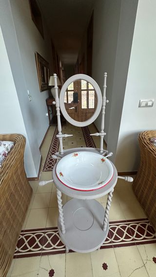 Mueble antiguo baño