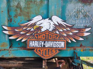 Cartel Harley en madera Águila