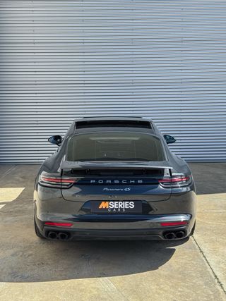 Porsche Panamera 4S