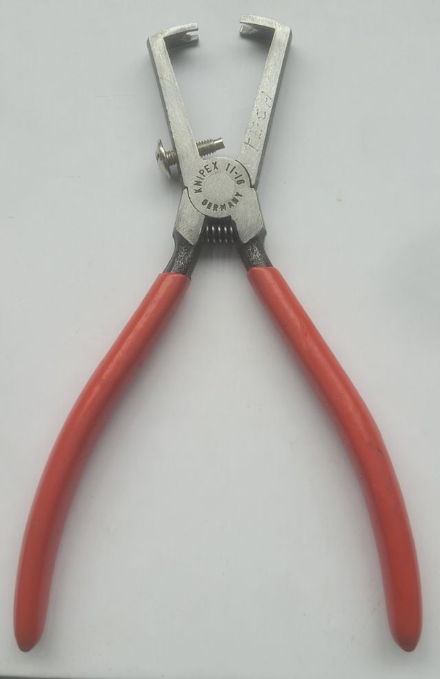 Alicate pelahilos Knipex 11-16