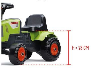 Tractor correpasillos Claas con remolque