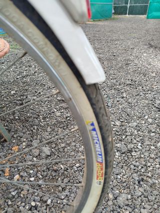 Bicicleta de paseo antigua