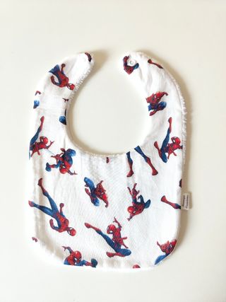 Pack babero y cinta chupete hecho a mano