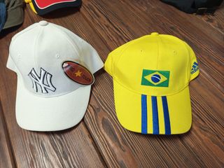 Lote de nueve gorros-gorras NUEVAS !!