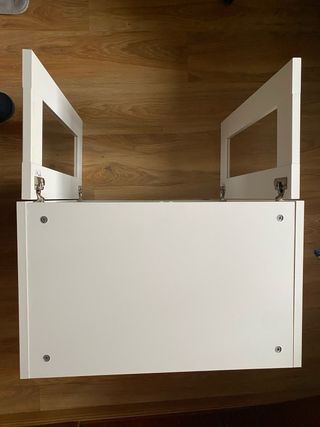 Vitrina blanca con balda d cristal ikea como nuevo