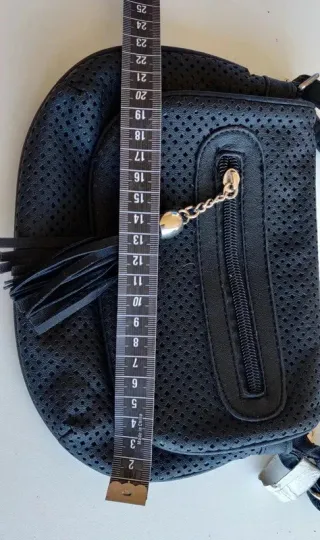 original bolso pequeño negro en ecopiel 
