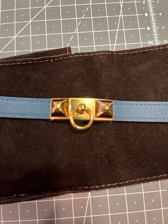 Pulsera Hermés modelo Rivale doble tour.