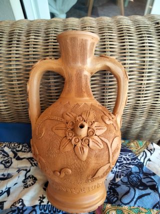 Botijo de colección hecho en barro