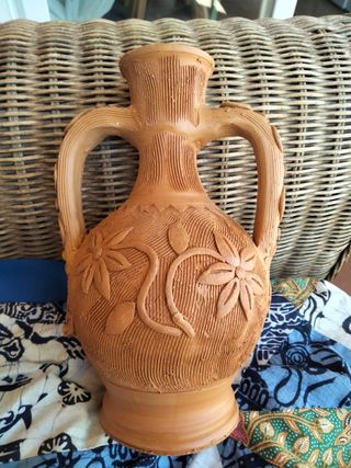 Botijo de colección hecho en barro
