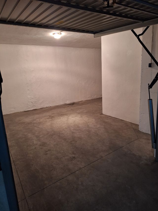 Cochera cerrada en salobreña