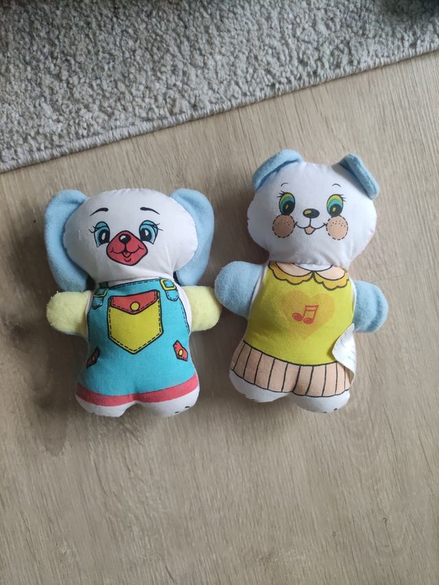 Peluches y sonajeros pequeños
