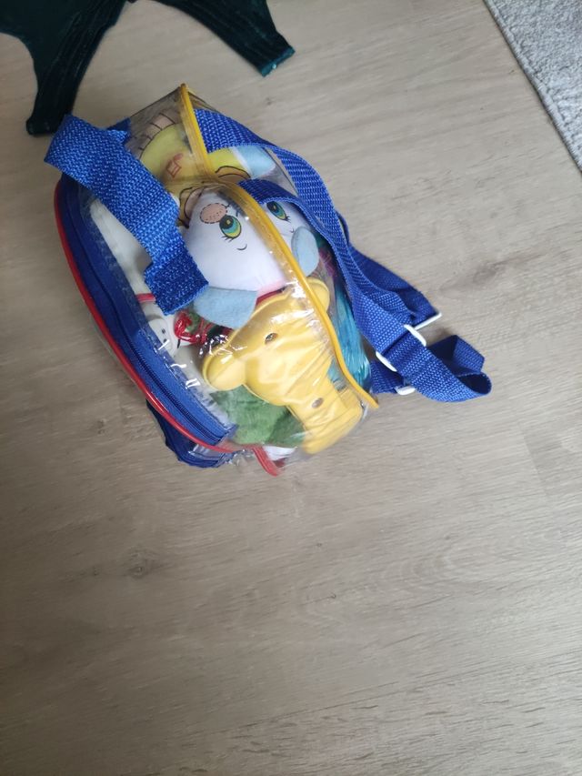 Peluches y sonajeros pequeños