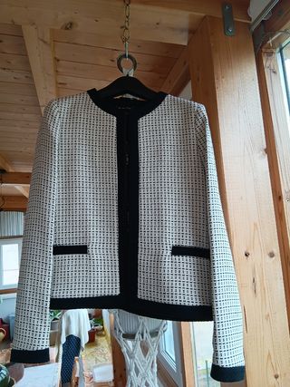 NUEVA.Chaqueta americana mujer Massimo Dutti. T-40