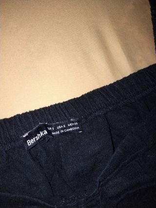Crop top negro Bershka