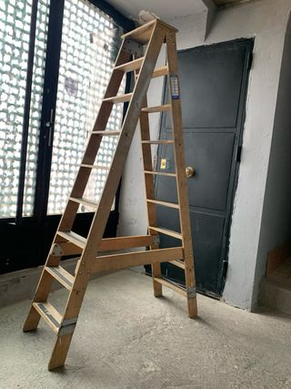 Escalera de tijera fija