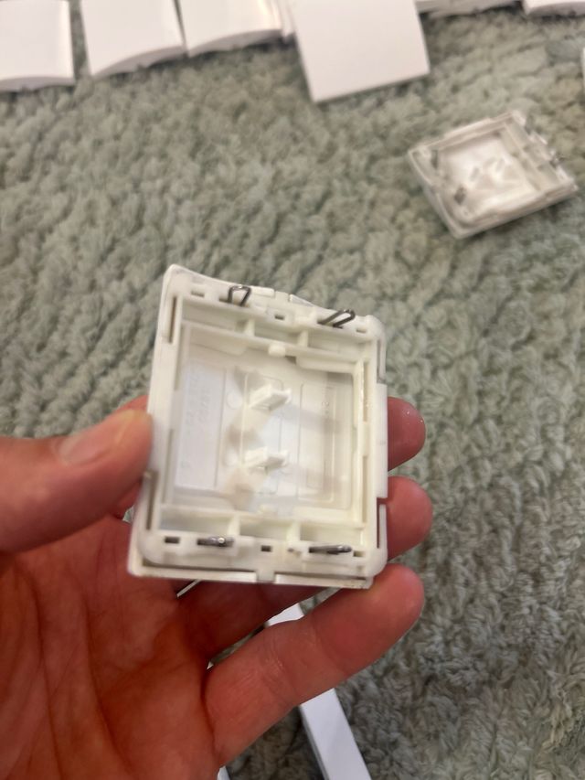 Interruptores y marcos BJC iris blanco