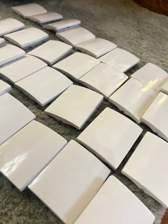 Interruptores y marcos BJC iris blanco