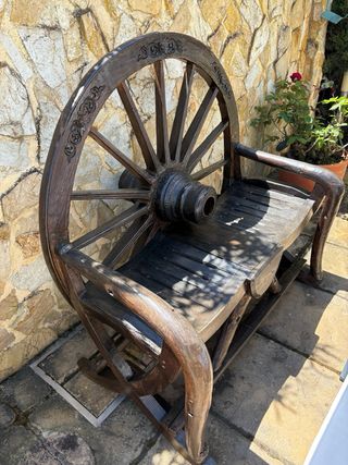 Banco madera rueda de carro