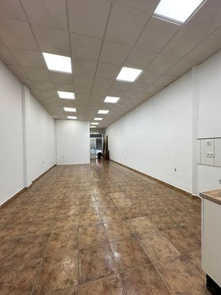 LOCAL NUEVO C/ ENTAMADOR 10 DOS HERMANAS (SEVILLA)