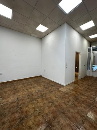 LOCAL NUEVO C/ ENTAMADOR 10 DOS HERMANAS (SEVILLA)