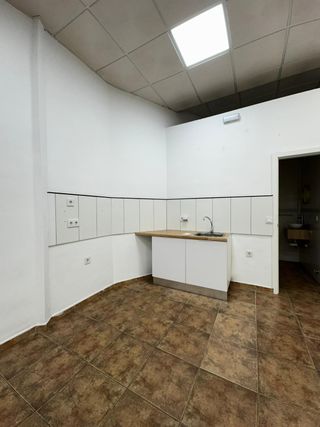 LOCAL NUEVO C/ ENTAMADOR 10 DOS HERMANAS (SEVILLA)