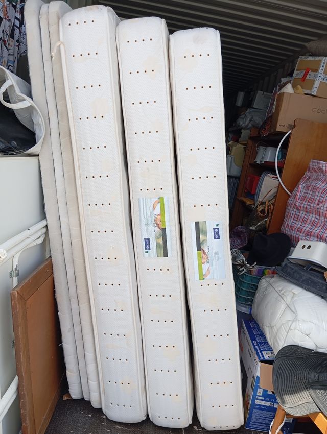 Colchónes y somier a 30€ individuales