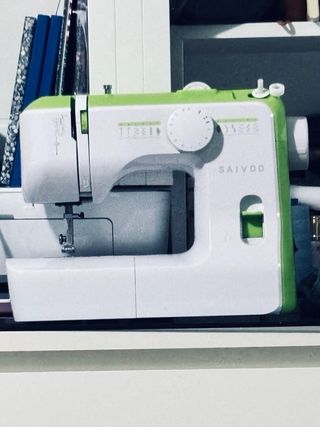 Maquina de coser saivod
