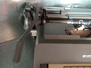 Maquina de escribir Olivetti 98