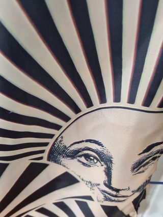 Tapiz poliester estilo Fornasetti