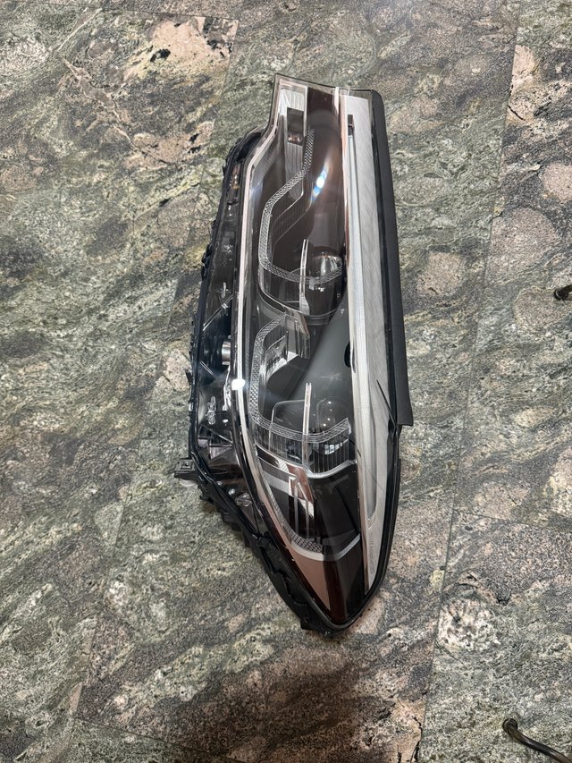 FARO ORIGINAL BMW  G30 ADAPTIVE LED IZQUIERDOO