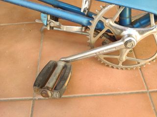 Palanganero antiguo con espejo