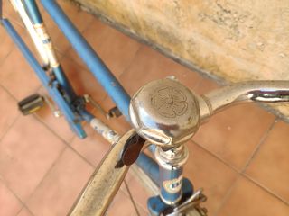 Palanganero antiguo con espejo
