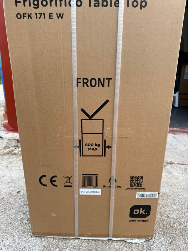 Frigorifico mini con congelador nuevo a estrenar.