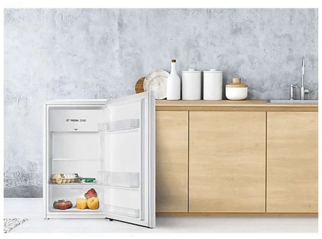 Frigorifico mini con congelador nuevo a estrenar.