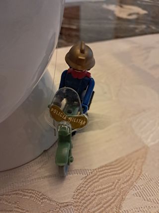 Comamboy y moto policía sin blister