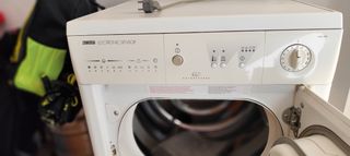 Secadora zanussi ztb220