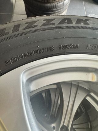 235 60 R18 103H
