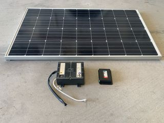 KIT PLACA SOLAR 130 Y CARGADOR DE BATERIA