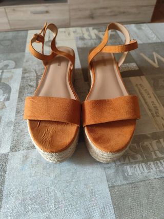 Sandalias cuña 40