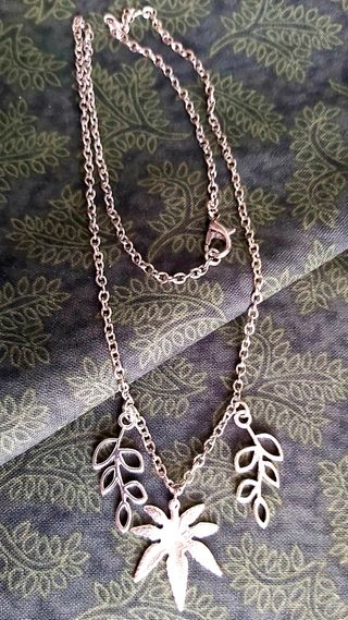 Cadena con colgantes