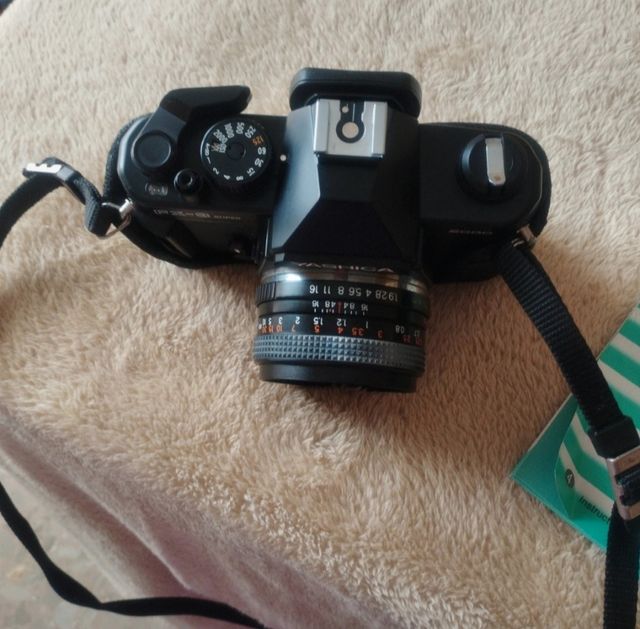 Câmara fotográfica Yashica
